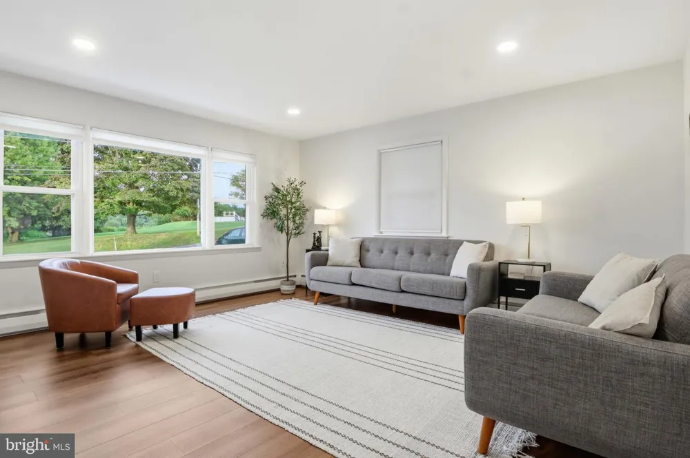 1724 JEFFERSON ROAD Spring Grove, PA 17362