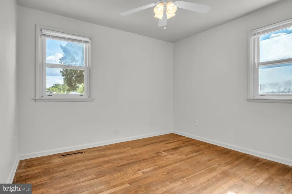 34 WAGNER DRIVE Carlisle, PA 17013