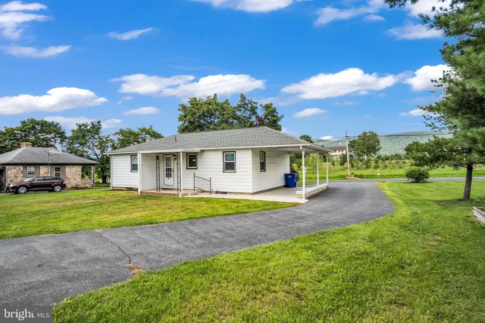 34 WAGNER DRIVE Carlisle, PA 17013