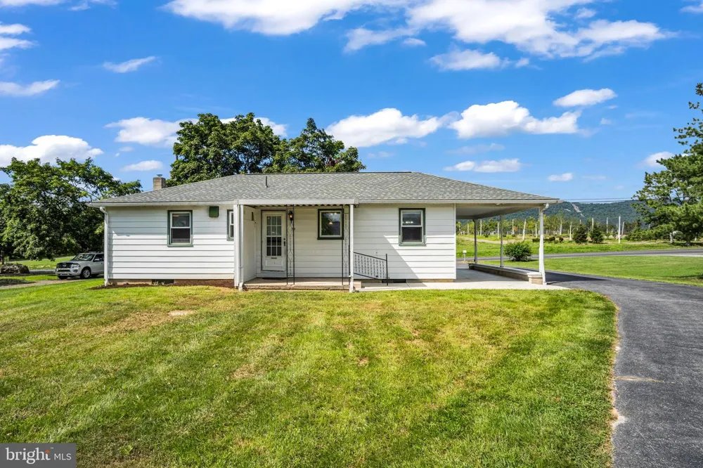 34 WAGNER DRIVE Carlisle, PA 17013