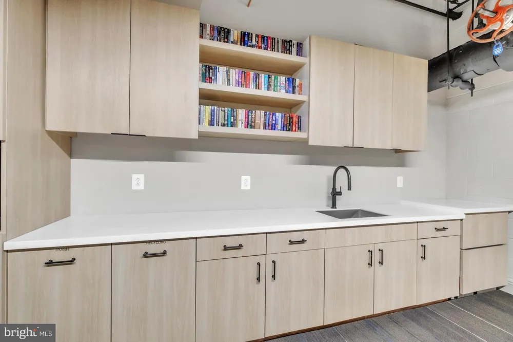 1801 MARKET STREET #1721 Philadelphia, PA 19103