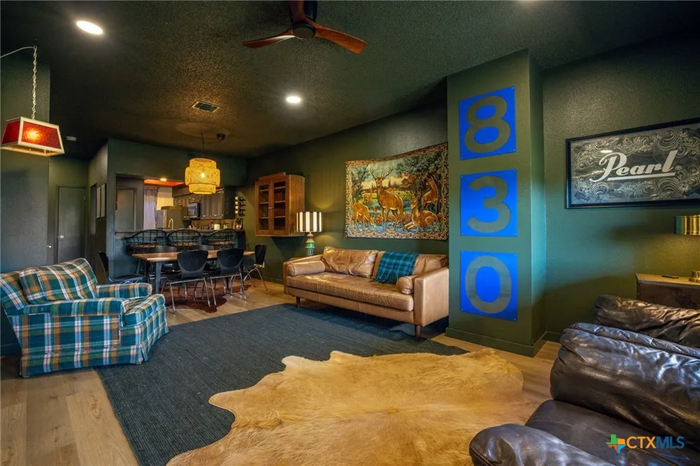 371 W Lincoln Street #C204 New Braunfels, TX 78130