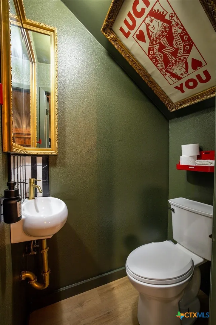 371 W Lincoln Street #C204 New Braunfels, TX 78130