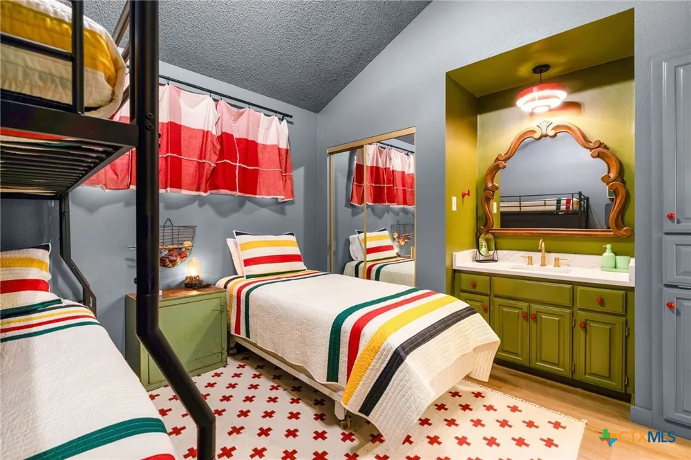 371 W Lincoln Street #C204 New Braunfels, TX 78130