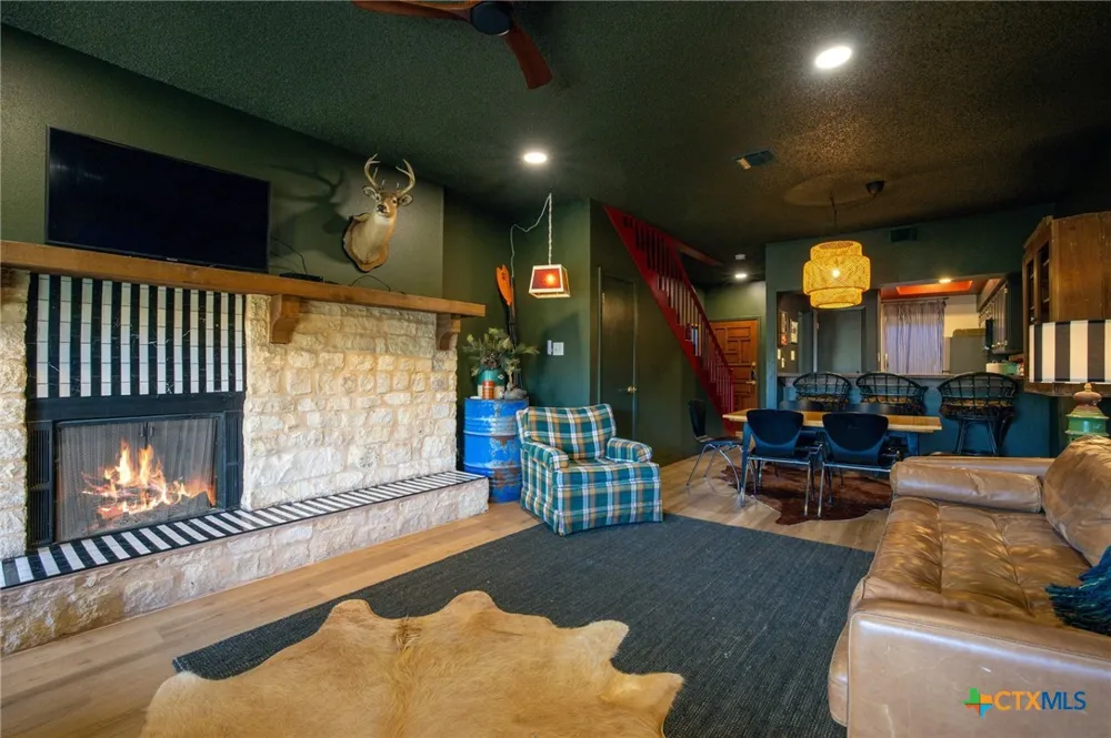 371 W Lincoln Street #C204 New Braunfels, TX 78130