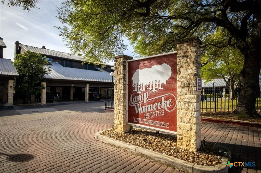 371 W Lincoln Street #C204 New Braunfels, TX 78130