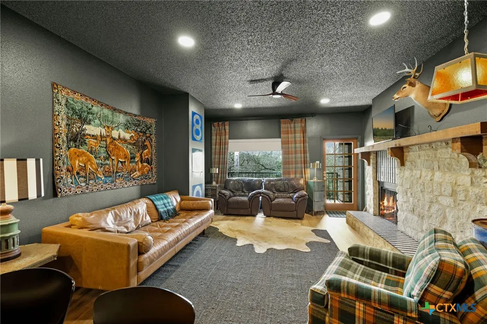371 W Lincoln Street #C204 New Braunfels, TX 78130