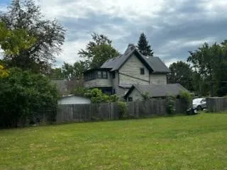 723 Sheridan Avenue Saginaw, MI 48607