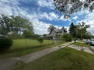 723 Sheridan Avenue Saginaw, MI 48607