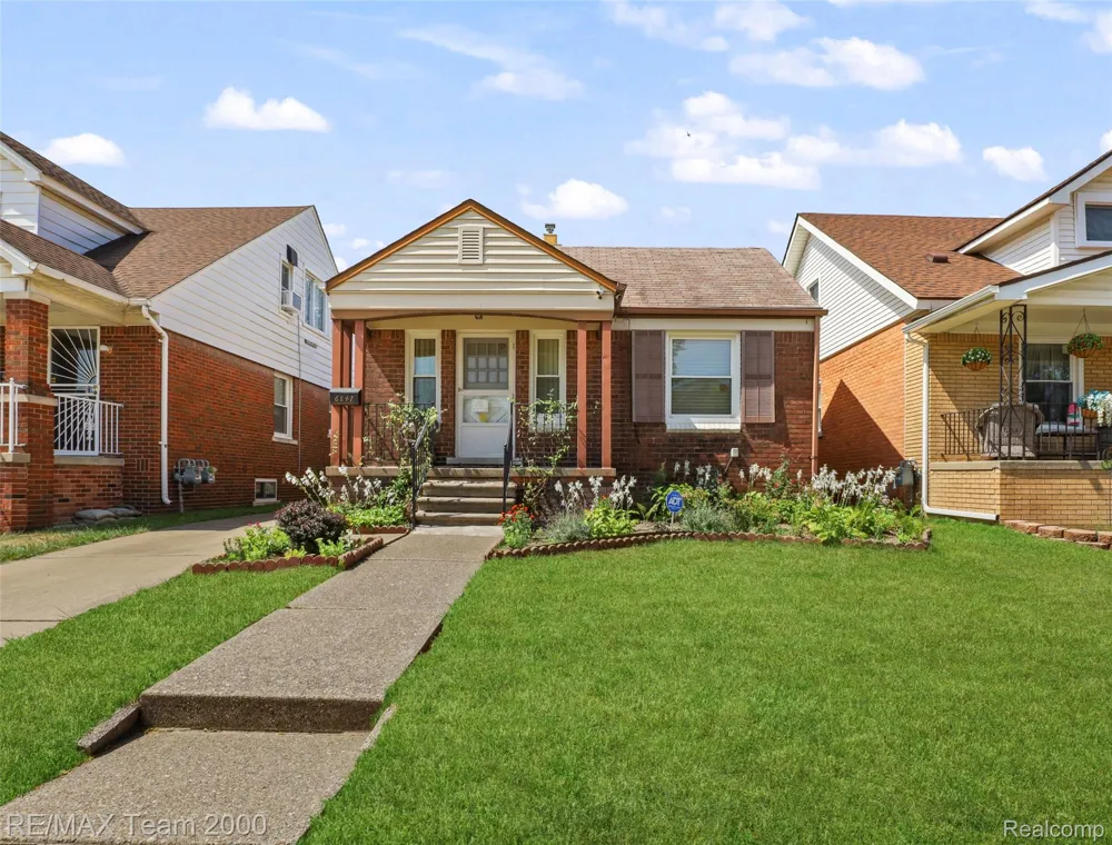 6847 Middlepointe Street Dearborn City, MI 48126