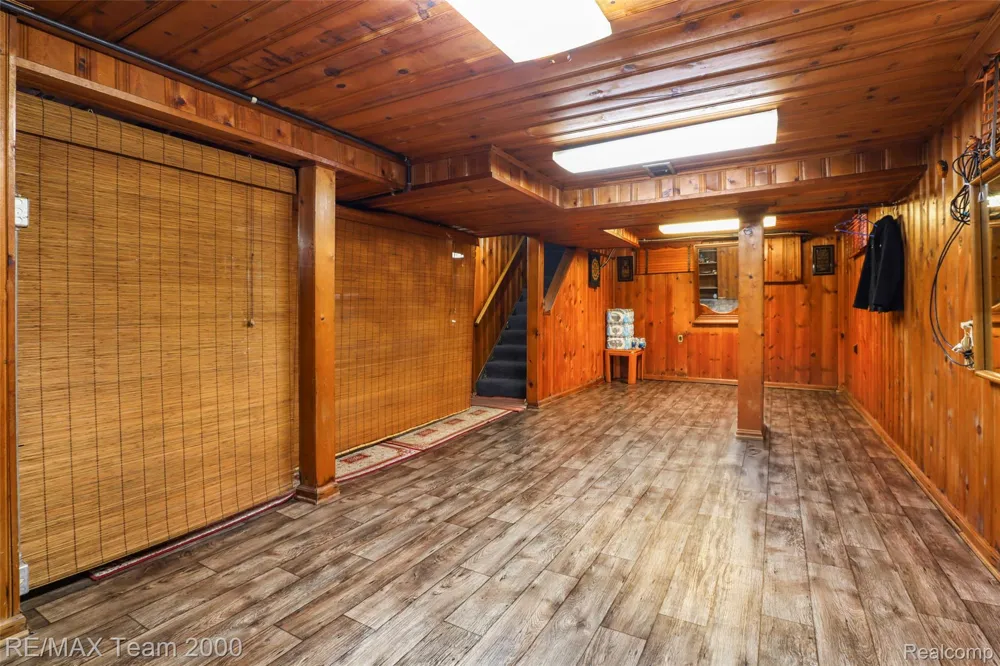 6847 Middlepointe Street Dearborn City, MI 48126
