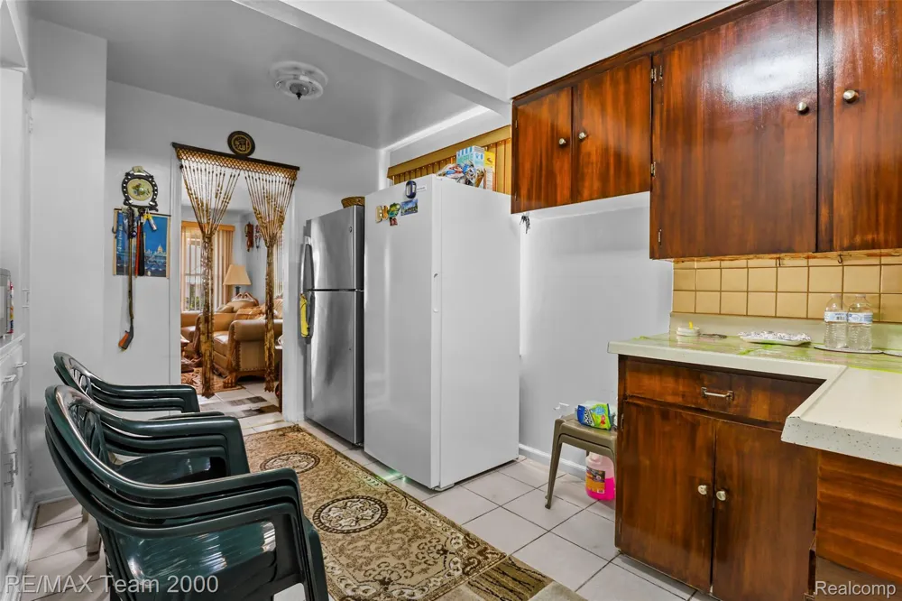 6847 Middlepointe Street Dearborn City, MI 48126