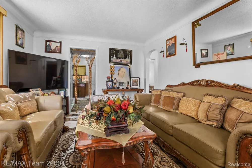 6847 Middlepointe Street Dearborn City, MI 48126
