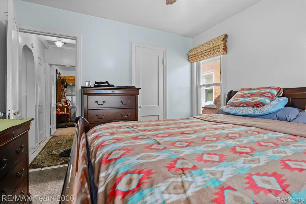 6847 Middlepointe Street Dearborn City, MI 48126