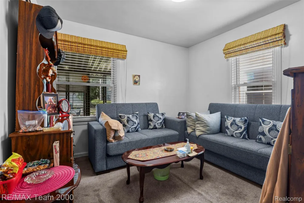 6847 Middlepointe Street Dearborn City, MI 48126