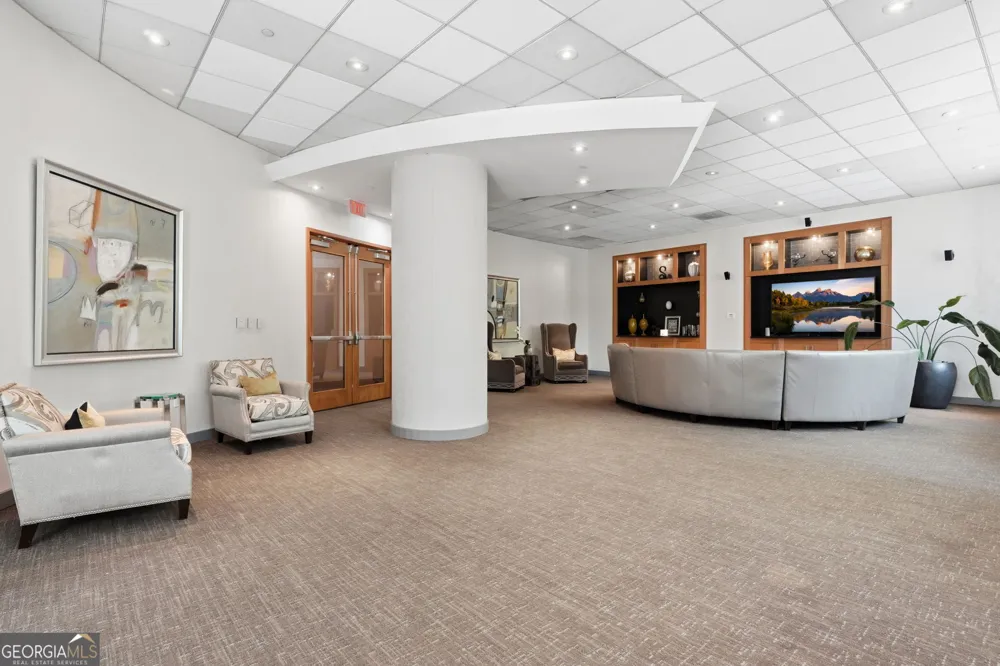 3338 Peachtree RD NE Atlanta, GA 30326