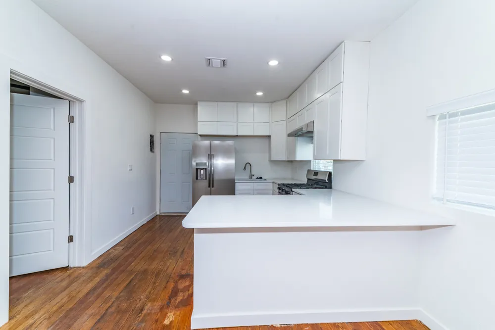 930 W Ridgewood Court San Antonio, TX 78201