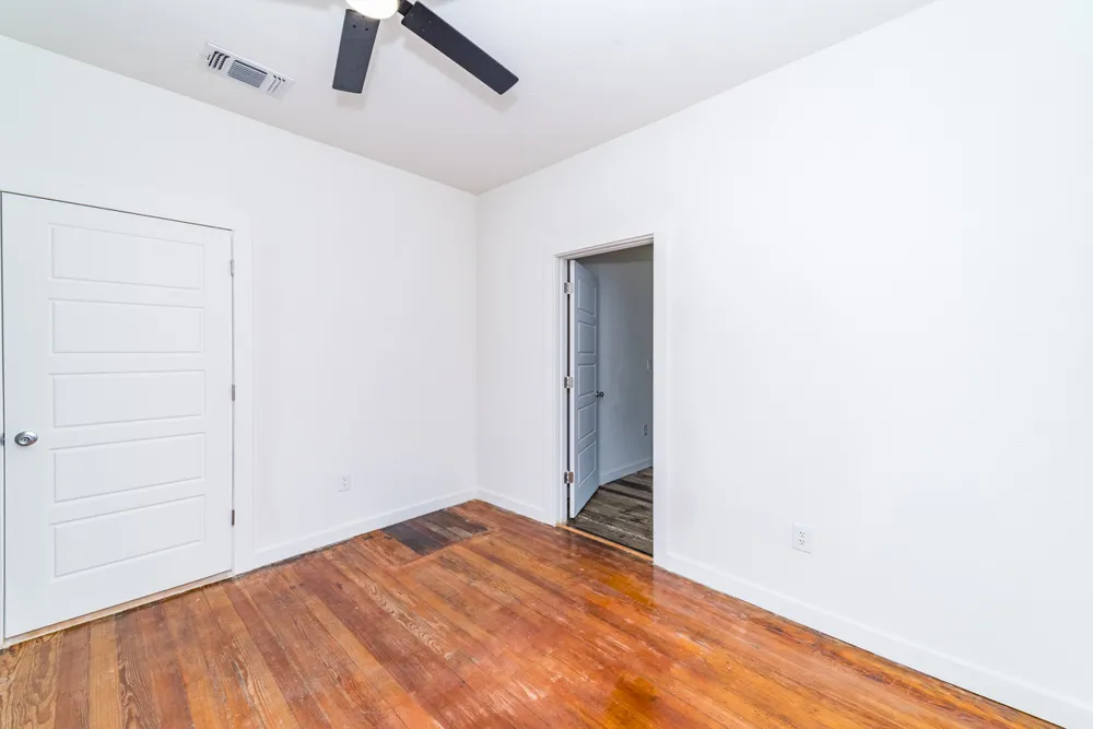 930 W Ridgewood Court San Antonio, TX 78201