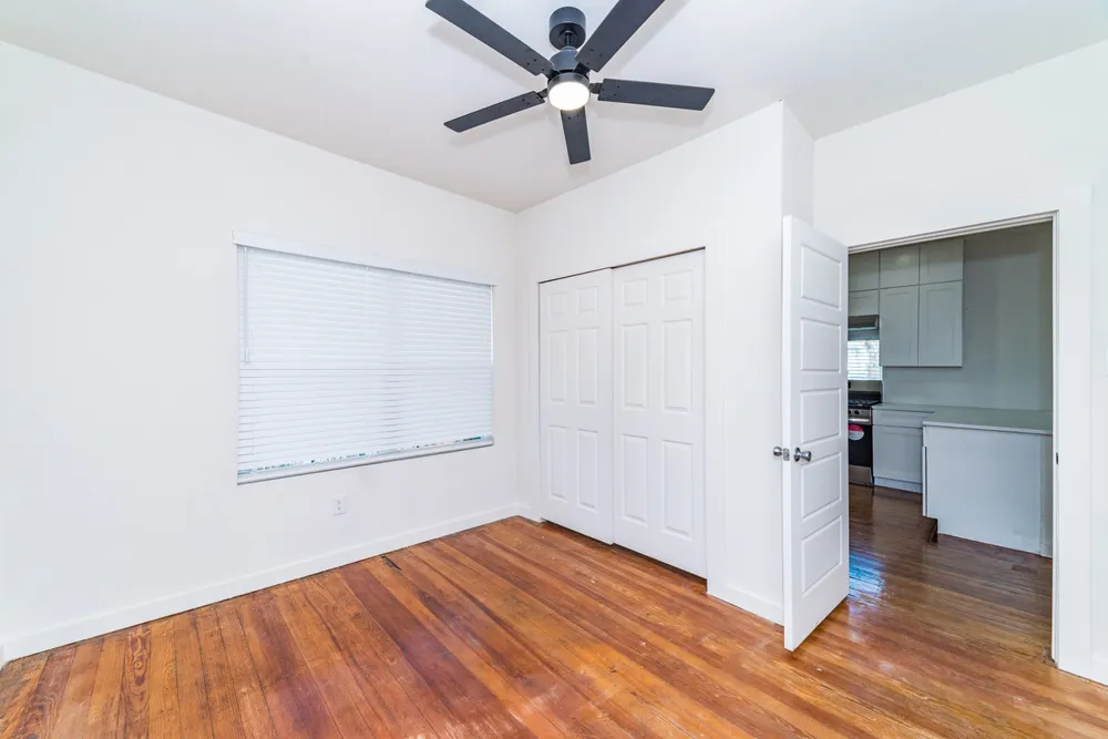 930 W Ridgewood Court San Antonio, TX 78201