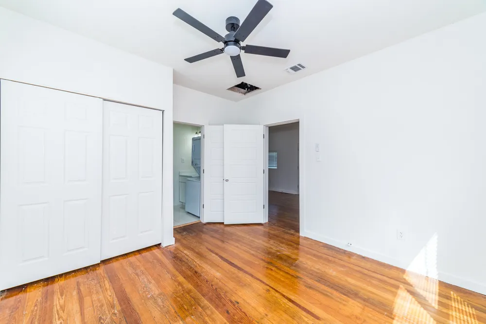 930 W Ridgewood Court San Antonio, TX 78201