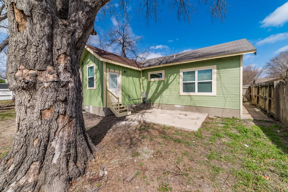 930 W Ridgewood Court San Antonio, TX 78201