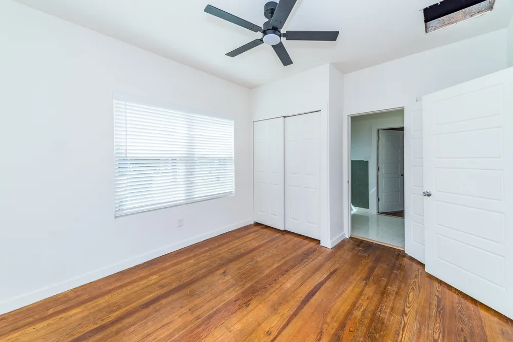 930 W Ridgewood Court San Antonio, TX 78201