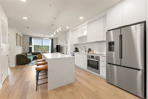 2323 S Lamar Boulevard #512