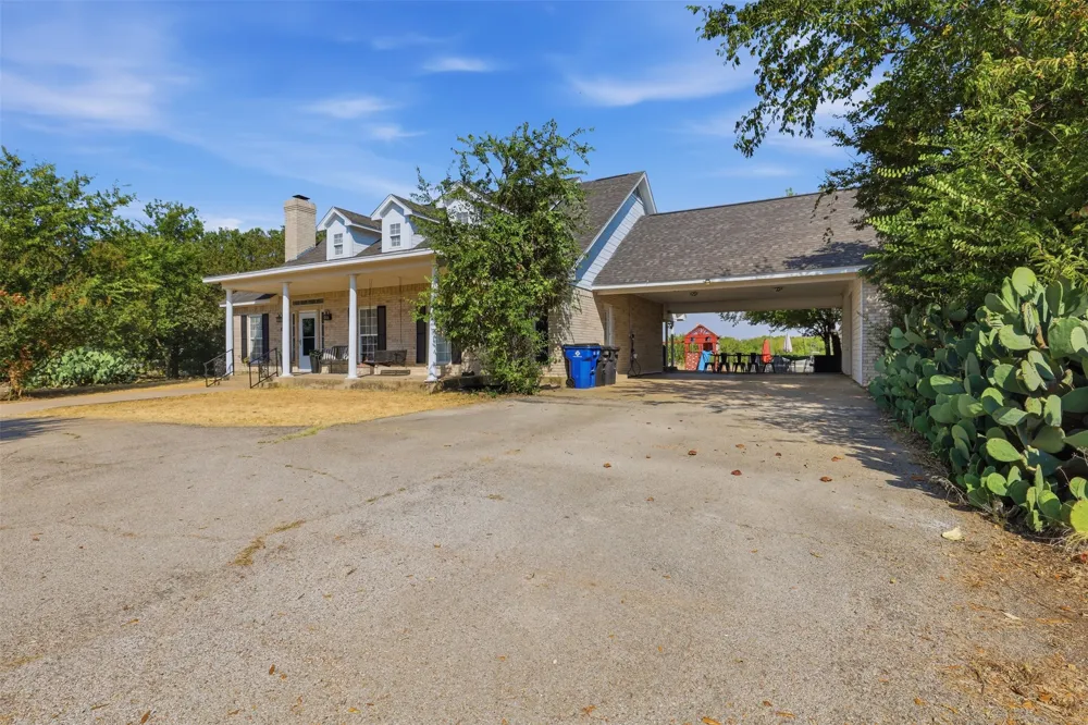 2116 Woodard ave Avenue Cleburne, TX 76033