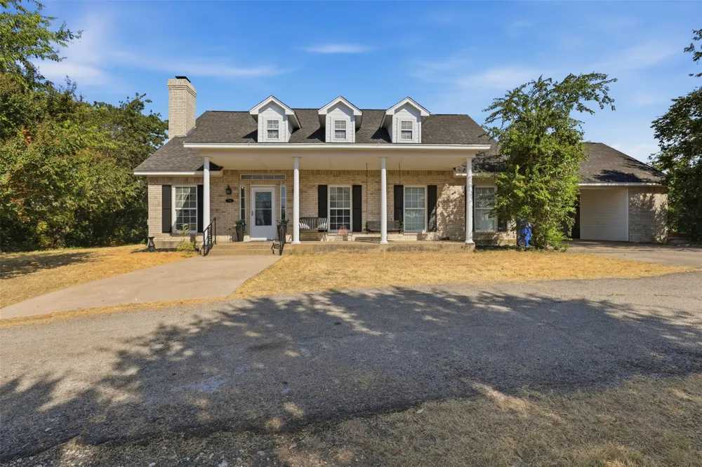 2116 Woodard ave Avenue Cleburne, TX 76033