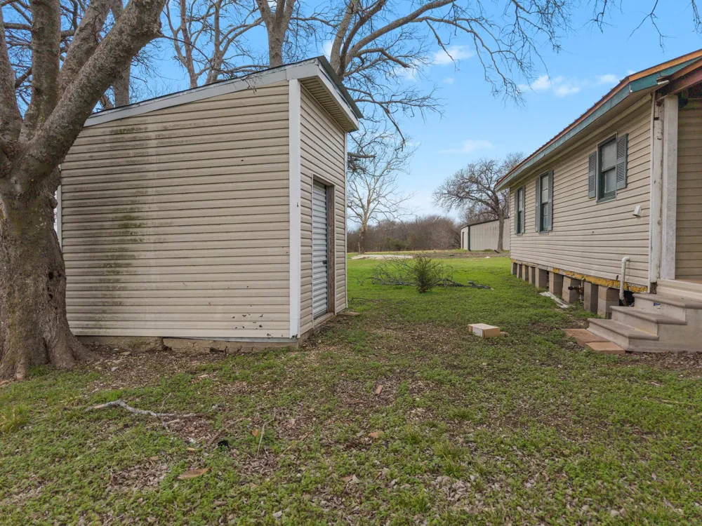 895 Hcr 2452 Hillsboro, TX 76645