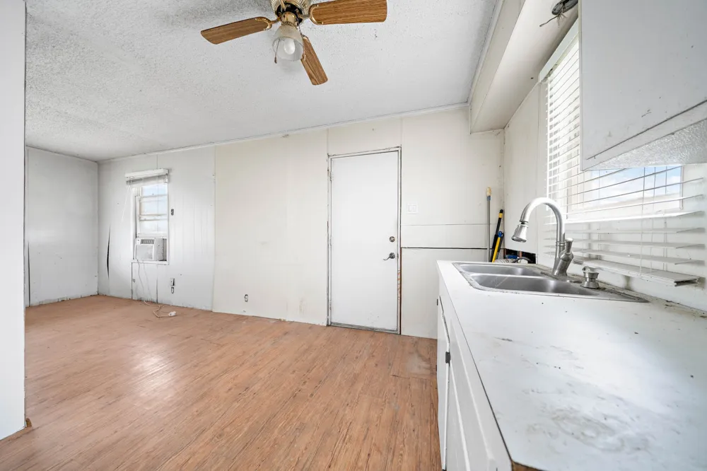 895 Hcr 2452 Hillsboro, TX 76645