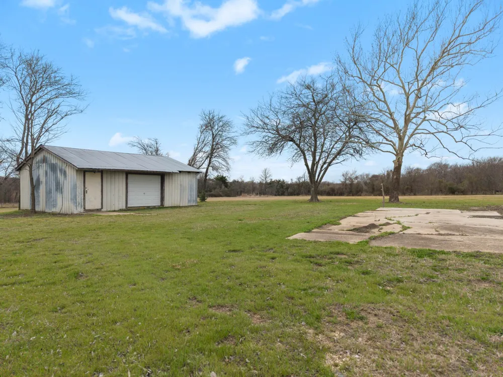 895 Hcr 2452 Hillsboro, TX 76645
