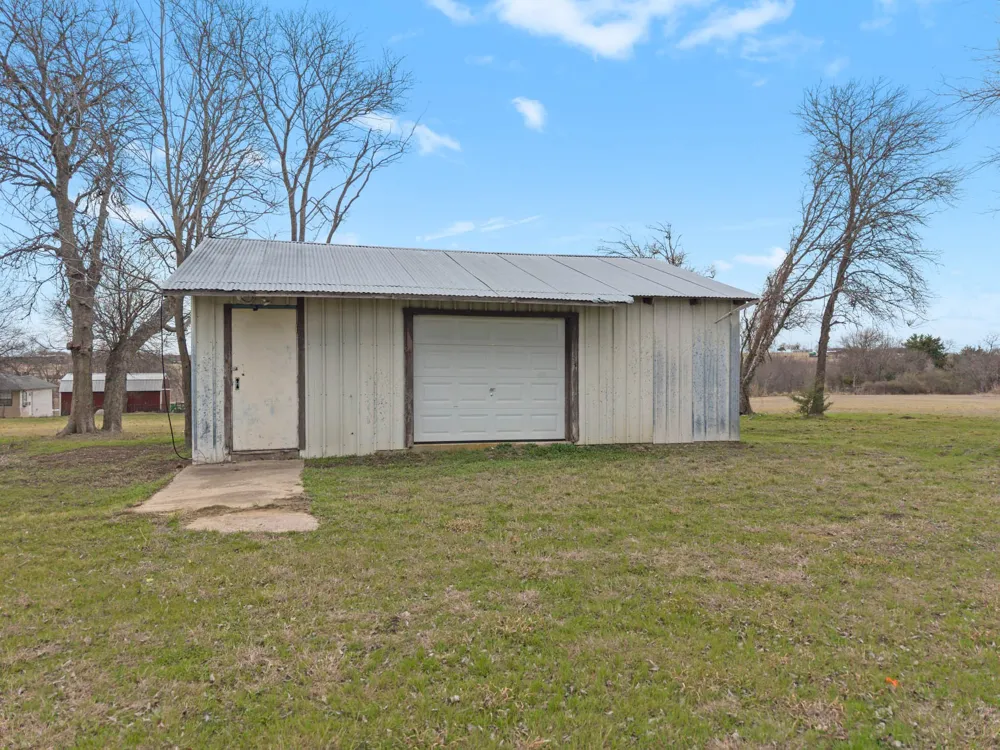 895 Hcr 2452 Hillsboro, TX 76645