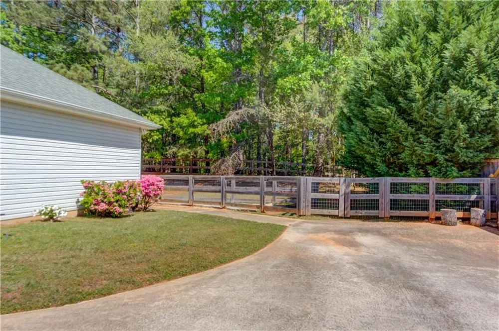 3314 Banks Mountain Drive Gainesville, GA 30506