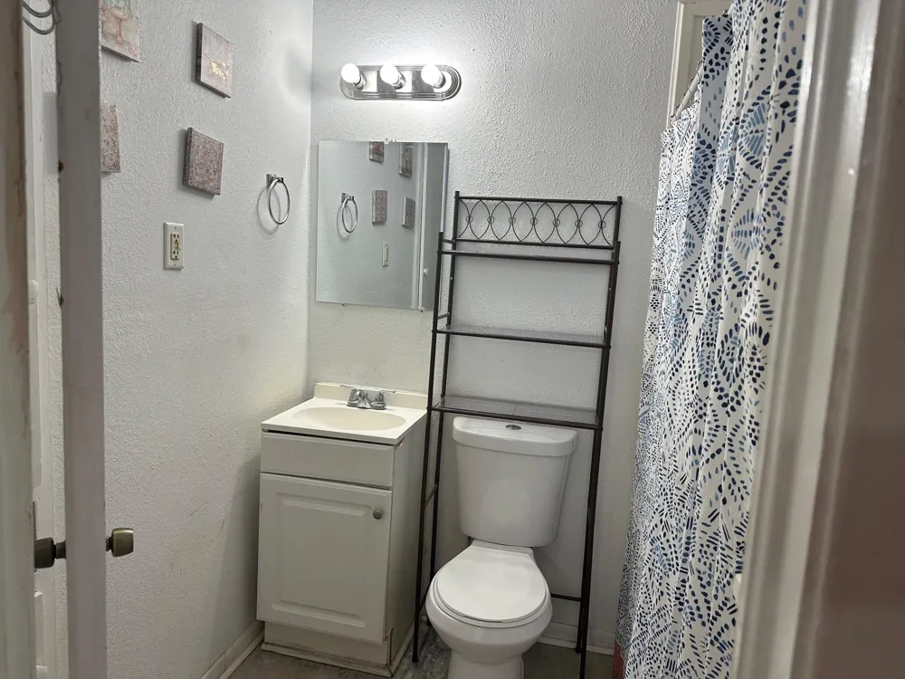 806 Avenue B Freeport, TX 77541