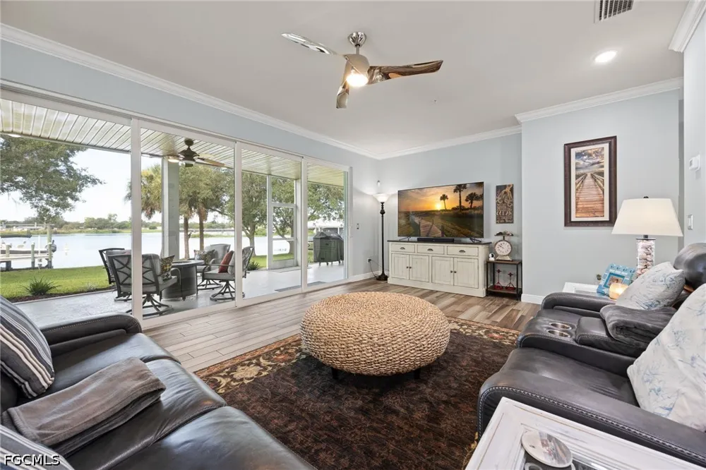 Oakview Circle Alva, FL 33920
