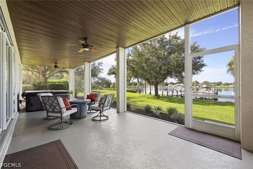 Oakview Circle Alva, FL 33920