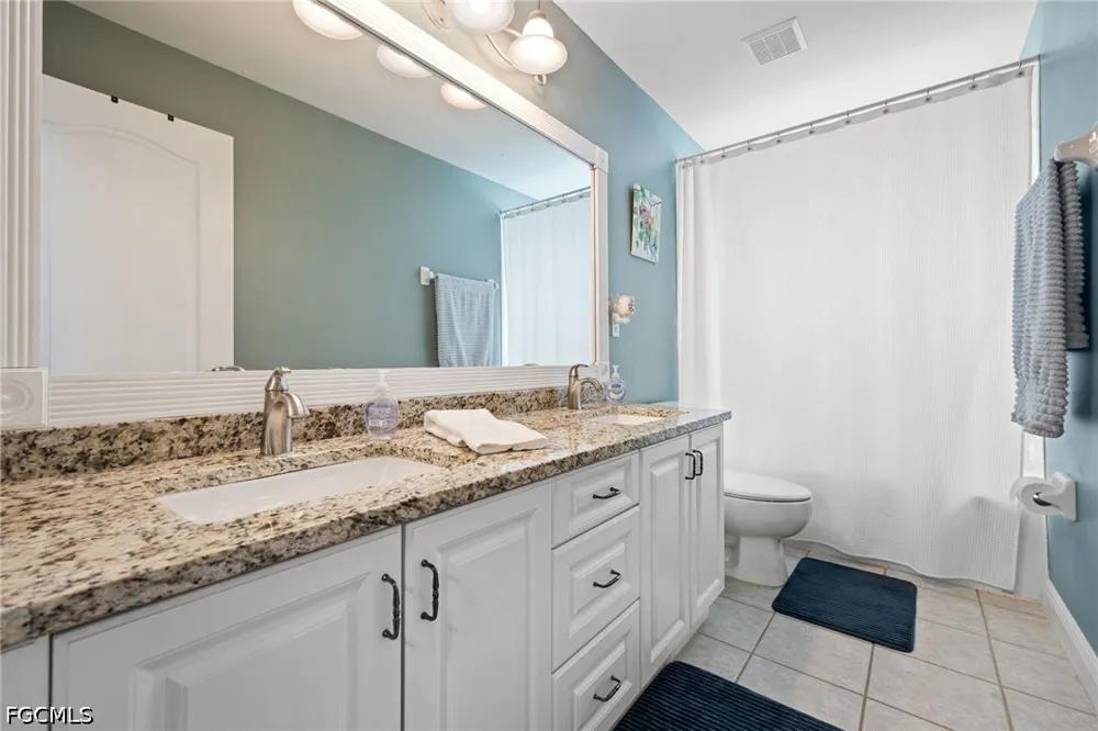 Oakview Circle Alva, FL 33920