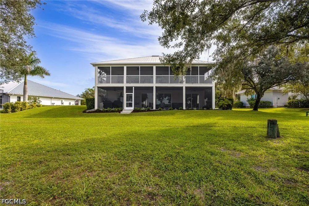 Oakview Circle Alva, FL 33920