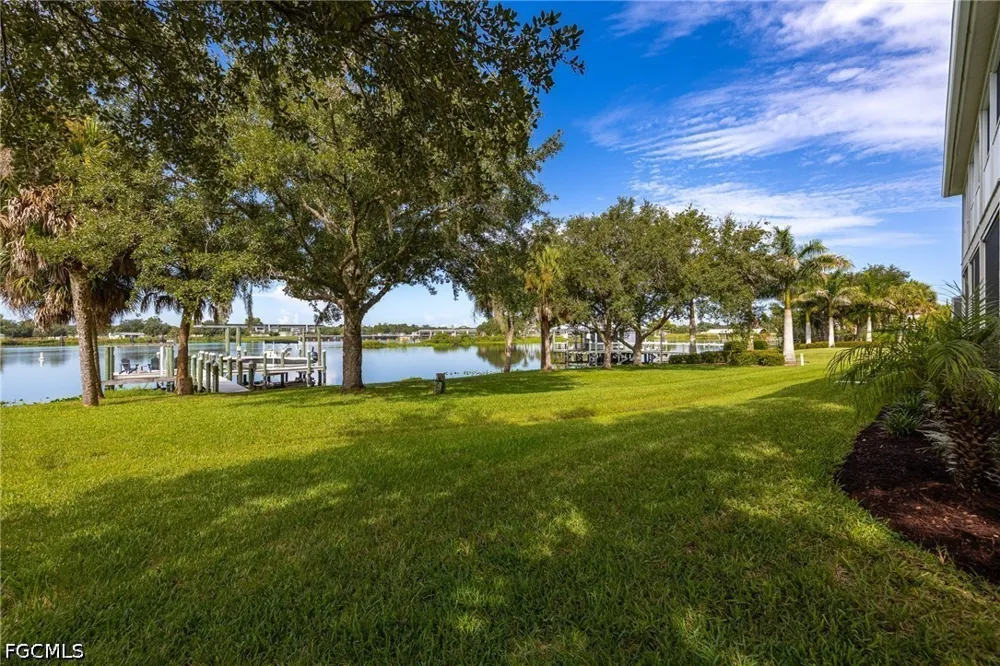 Oakview Circle Alva, FL 33920