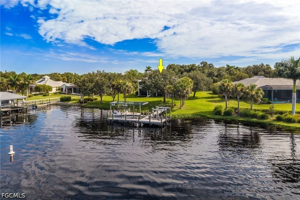 Oakview Circle Alva, FL 33920