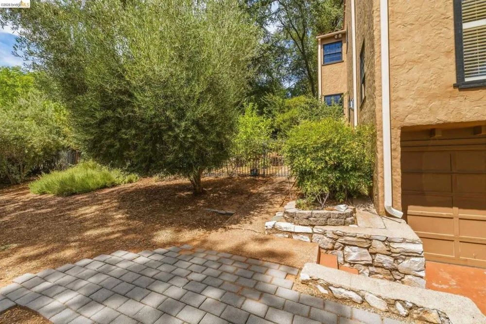 242 Hillcrest Dr Sonora, CA 95370