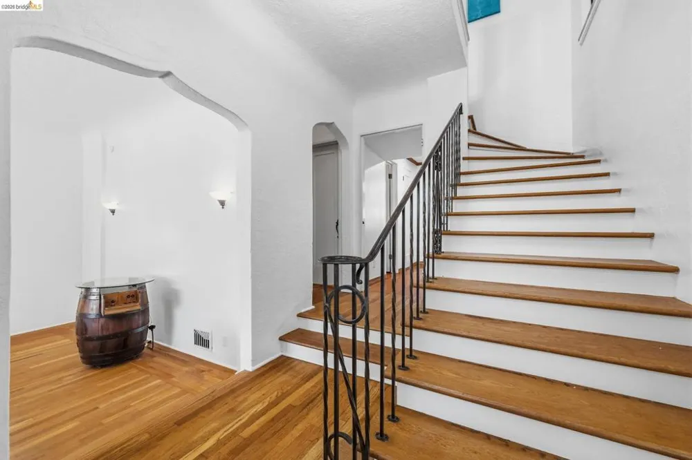 242 Hillcrest Dr Sonora, CA 95370