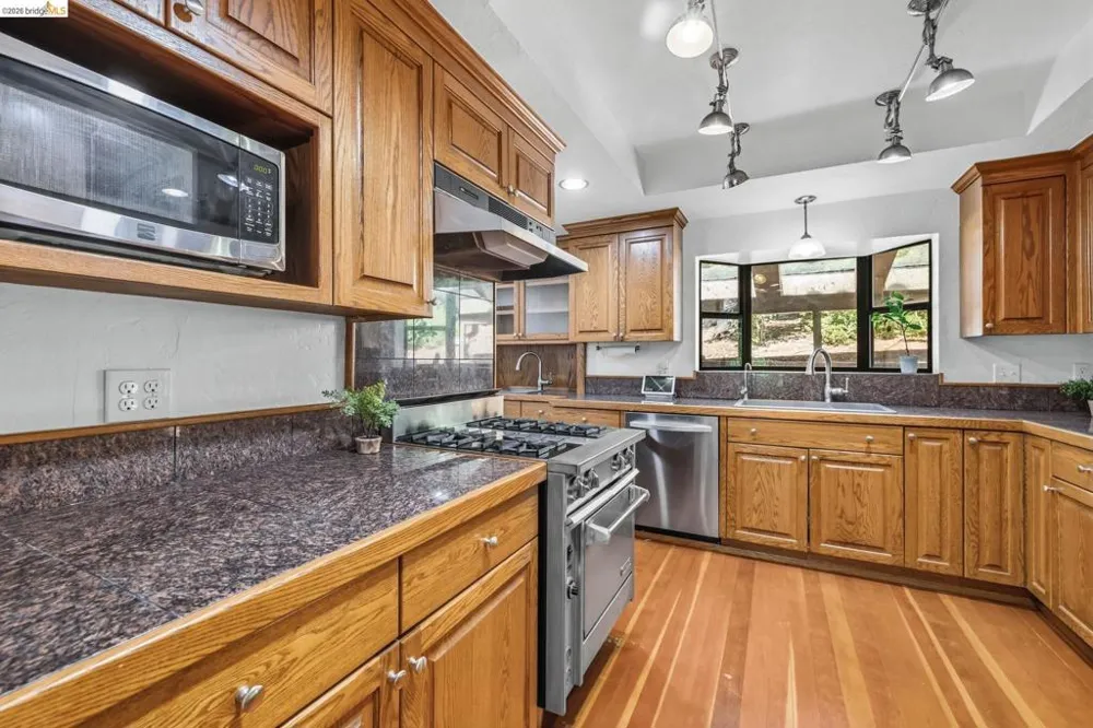 242 Hillcrest Dr Sonora, CA 95370