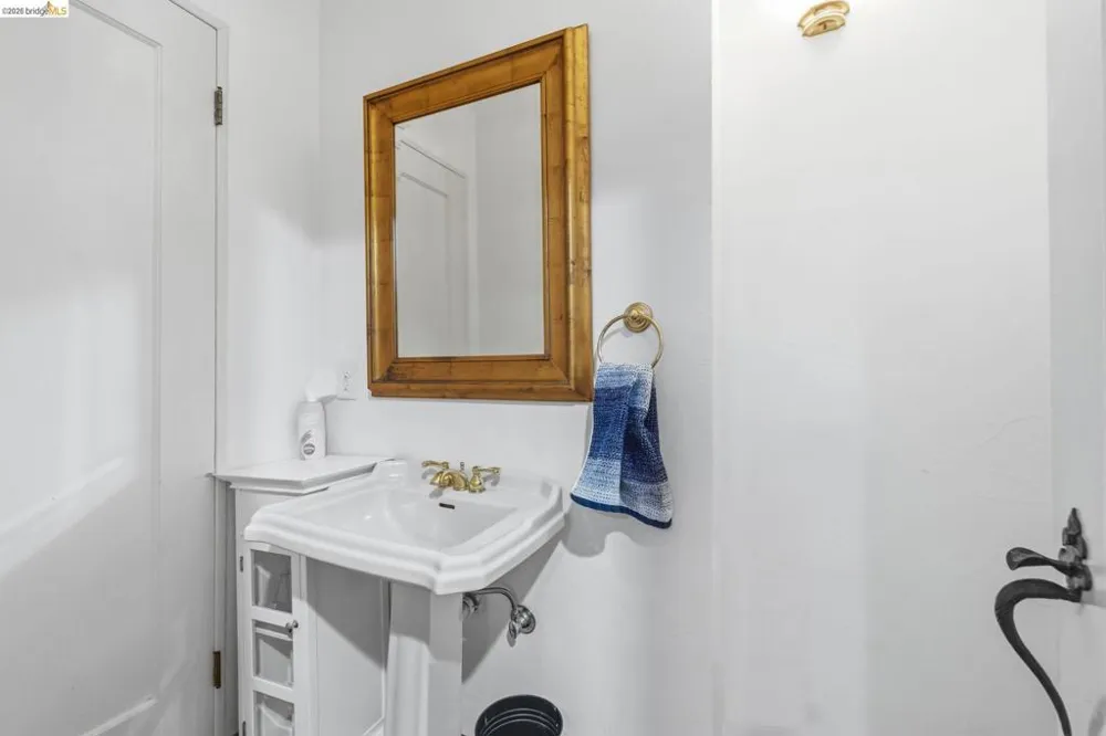 242 Hillcrest Dr Sonora, CA 95370