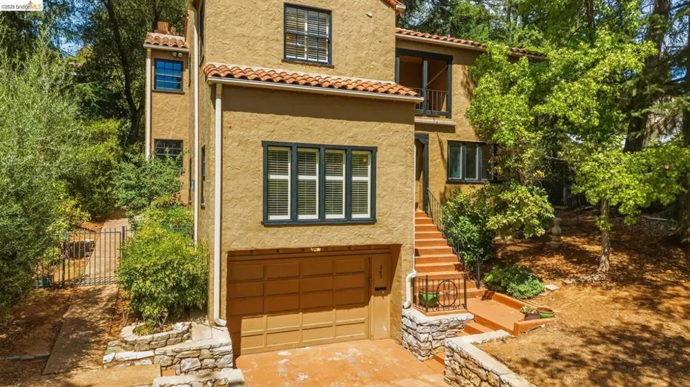 242 Hillcrest Dr Sonora, CA 95370