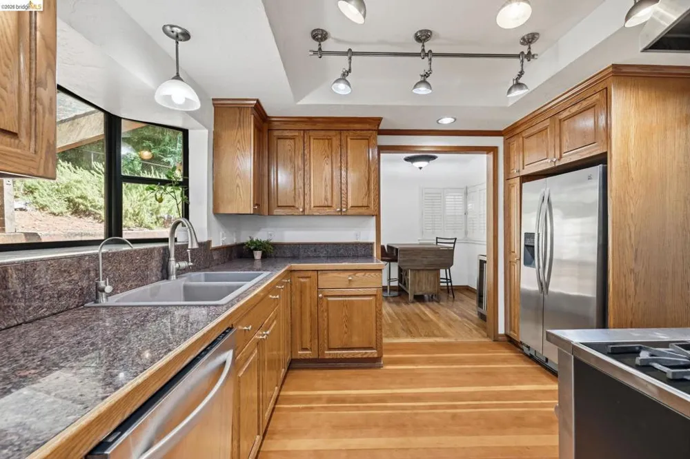 242 Hillcrest Dr Sonora, CA 95370