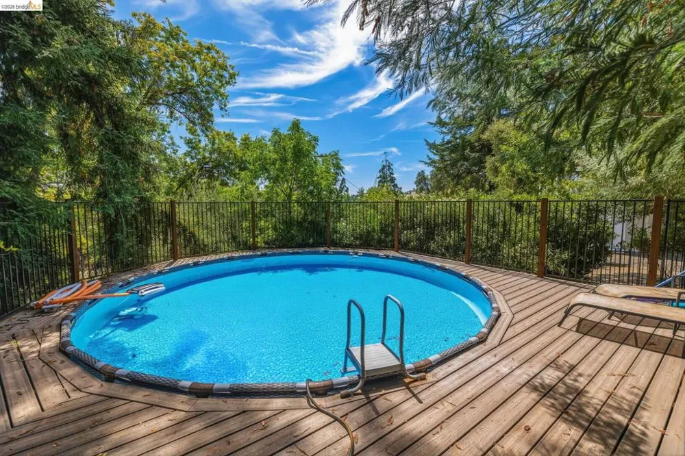 242 Hillcrest Dr Sonora, CA 95370