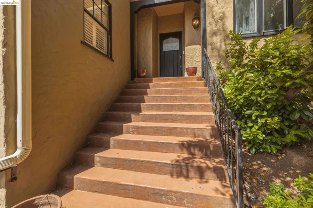 242 Hillcrest Dr Sonora, CA 95370