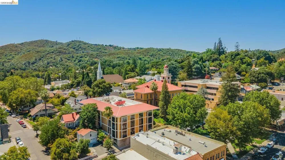 242 Hillcrest Dr Sonora, CA 95370